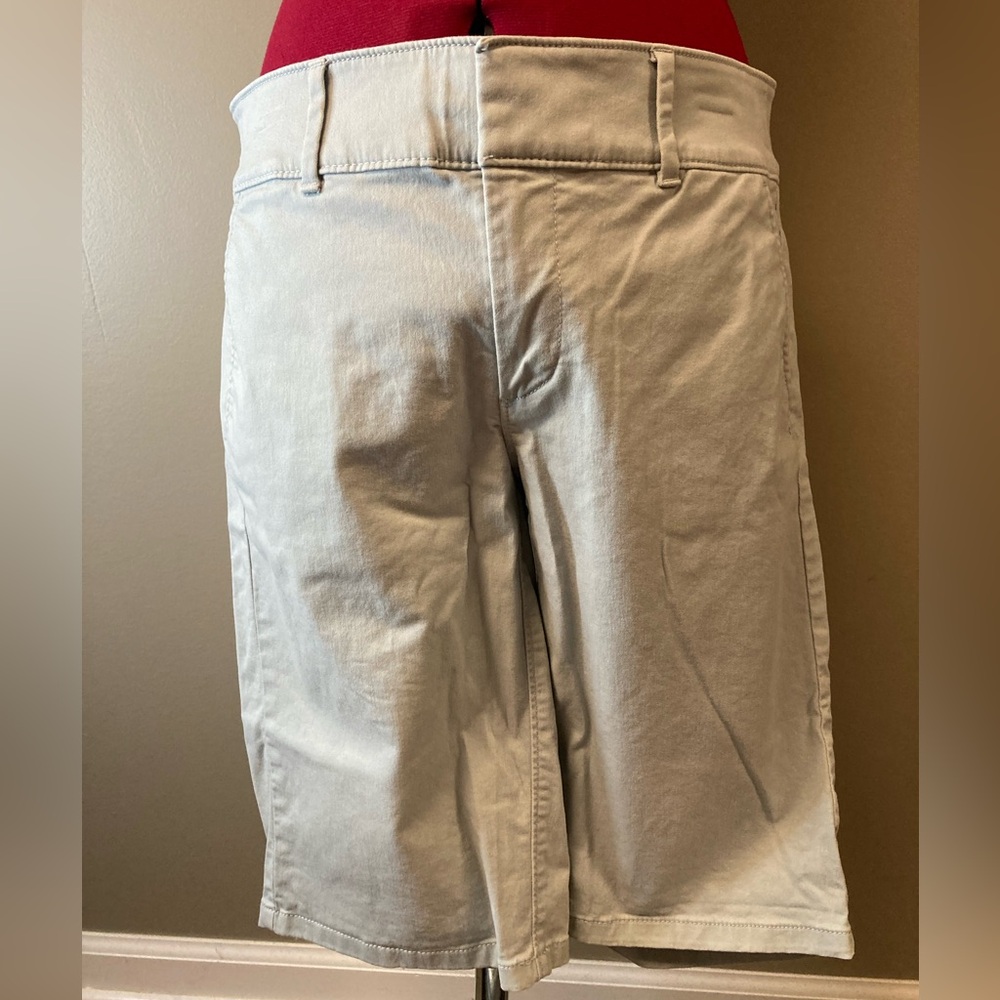 LOFT Light Blue/Grey Women’s Shorts Size 8